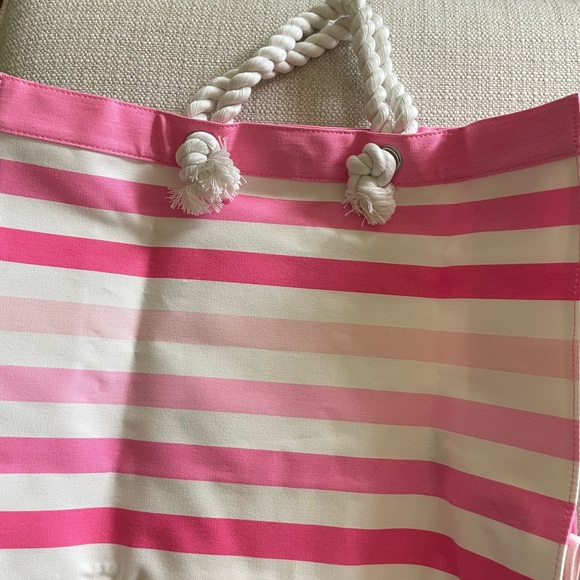 Victoria’s Secret Tote Bag and Flip Flops NWT. Size small. - Picture 4 of 6